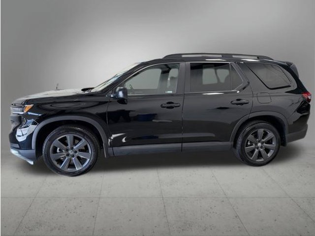 Certified 2025 Honda Pilot Sport image 10