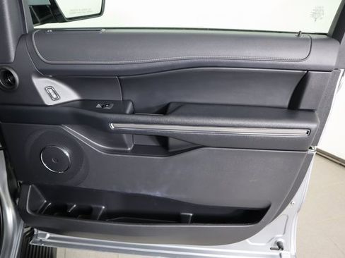 Used 2024 Ford Expedition XLT image 11