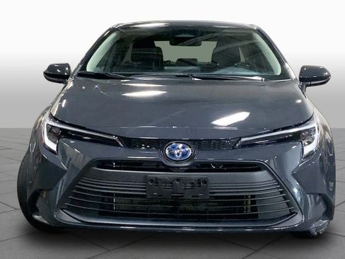 Certified 2025 Toyota Corolla LE w/ Convenience Package AWD/4WD image 4