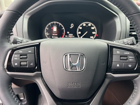 Certified 2025 Honda Odyssey Touring image 16