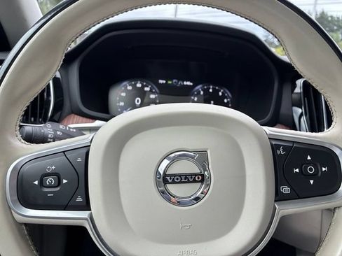 Used 2022 Volvo S60 B5 Momentum w/ Climate Package AWD/4WD image 14