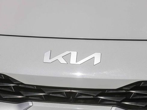 Used 2024 Kia Forte LXS image 7