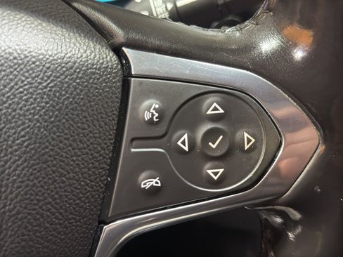 Used 2020 Chevrolet Traverse LT image 28