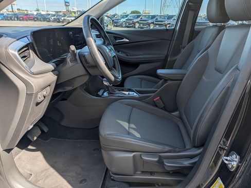 Used 2025 Buick Encore GX Preferred FWD image 13