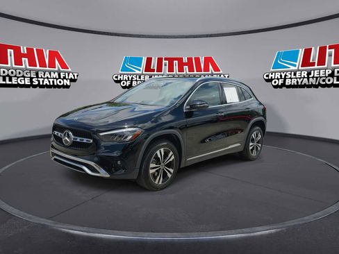 Used 2025 Mercedes-Benz GLA 250 4MATIC w/ Winter Package image 4