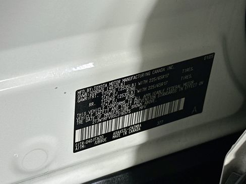 Used 2025 Toyota RAV4 XLE FWD image 12