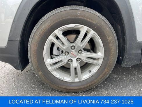 Used 2023 GMC Terrain SLE w/ Driver Convenience Package FWD image 5