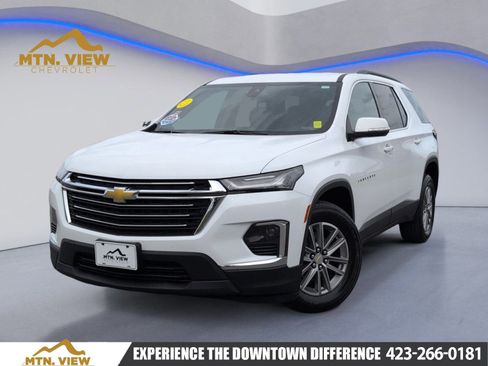 Used 2023 Chevrolet Traverse LT image 1
