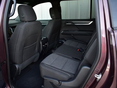 Used 2025 GMC Acadia Elevation image 19