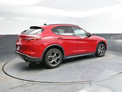 Used 2023 Alfa Romeo Stelvio Ti image 9