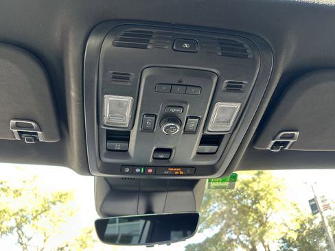 Used 2023 Cadillac Escalade ESV Premium Luxury image 27