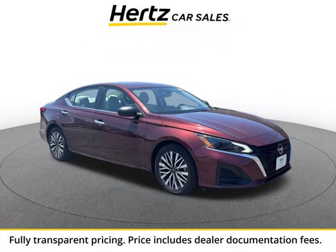 Used 2025 Nissan Altima 2.5 SV FWD image 1