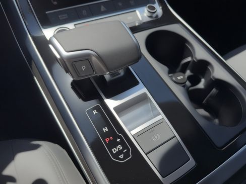 New 2026 Audi Q8 Premium image 25