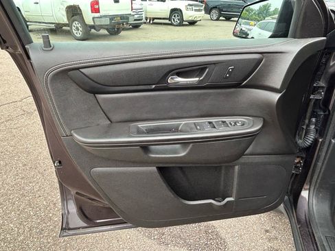Used 2015 Chevrolet Traverse LT w/ Style and Technology Package FWD image 15