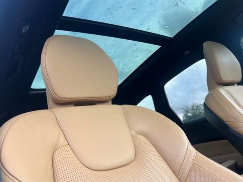 Certified 2024 Volvo XC60 T8 Ultimate w/ Protection Package Premier image 18