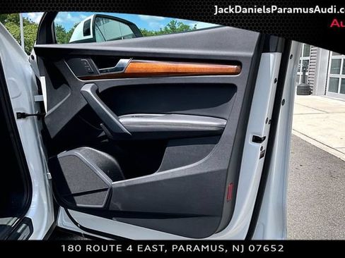 Used 2022 Audi Q5 2.0T Premium Plus w/ Premium Plus Package AWD/4WD image 16