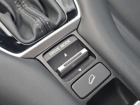Certified 2023 Honda HR-V EX-L image 28