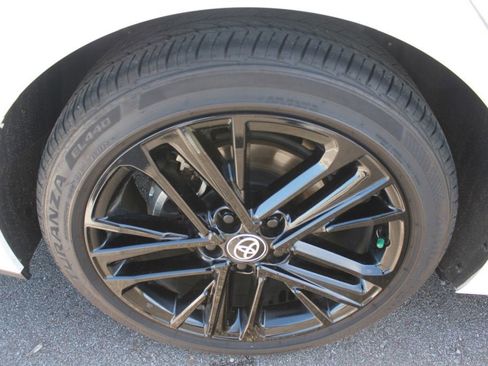 Used 2025 Toyota Camry SE FWD image 25