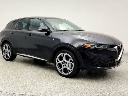 Used 2024 Alfa Romeo Tonale Ti w/ Premium Interior Package image 3