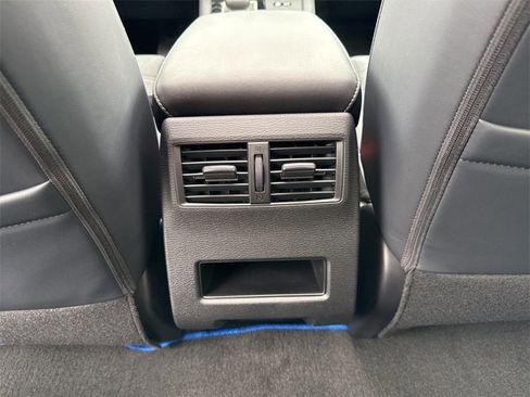 New 2025 Mitsubishi Outlander SE image 19