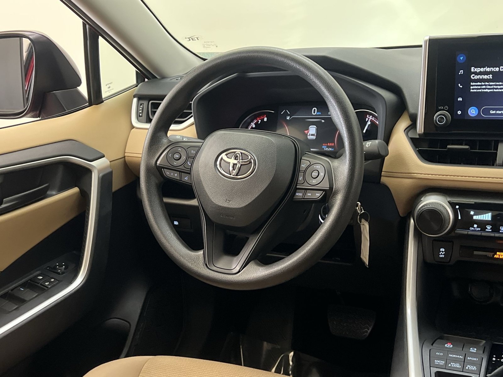 Used 2025 Toyota RAV4 LE AWD/4WD image 34