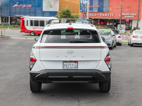 Certified 2025 Hyundai Kona SEL image 10