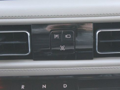 Used 2023 Lincoln Aviator Reserve w/ Equipment Group 201A image 39