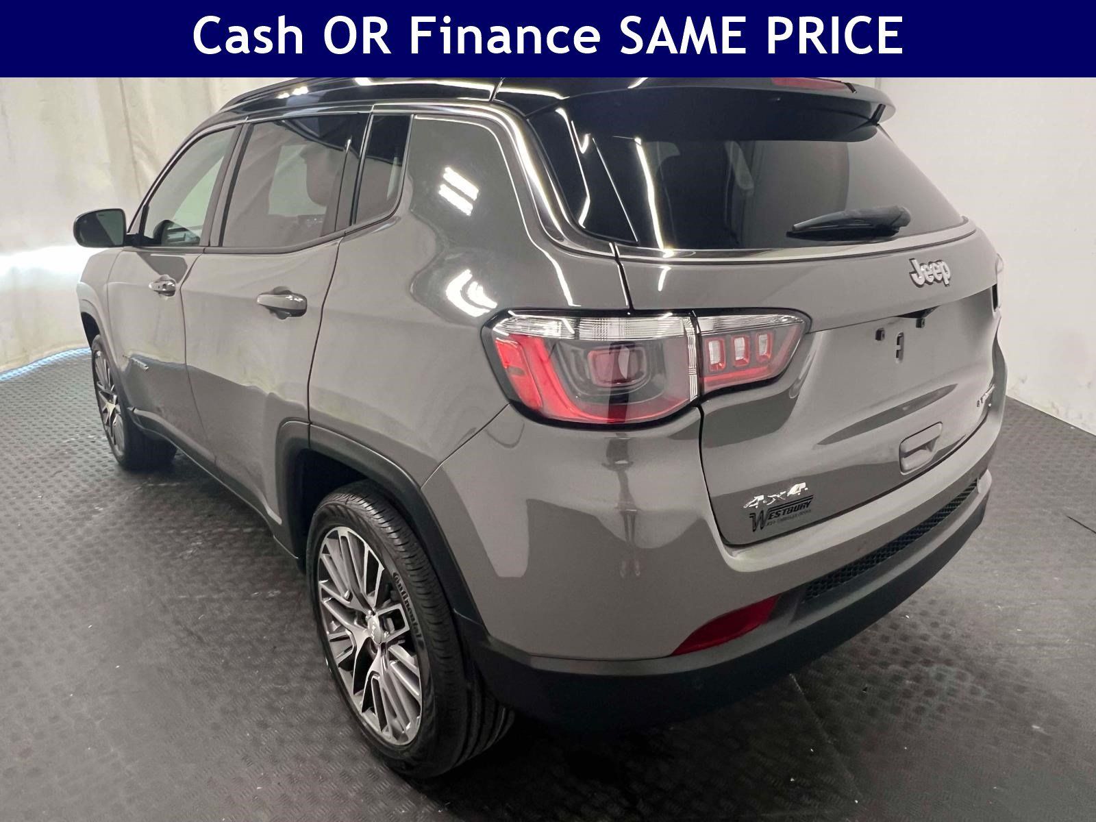Certified 2023 Jeep Compass Limited w/ Elite Group AWD/4WD image 8