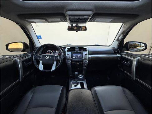 Used 2017 Toyota 4Runner SR5 Premium image 7