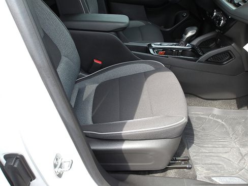 Certified 2024 Chevrolet TrailBlazer LT w/ Convenience Package image 13