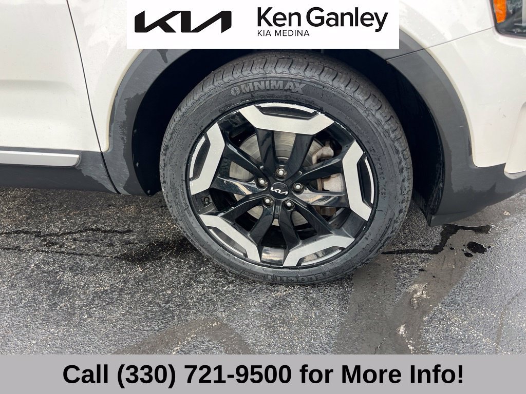 Certified 2024 Kia Telluride S w/ S Sunroof Package AWD/4WD image 20