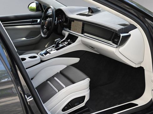 Used 2023 Porsche Panamera GTS image 24