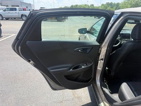Used 2024 Chevrolet Malibu LT FWD image 30
