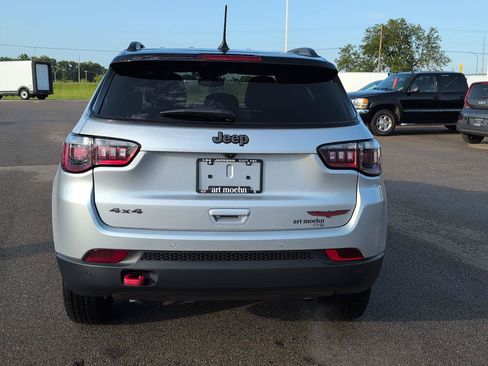 Used 2024 Jeep Compass Trailhawk AWD/4WD image 4