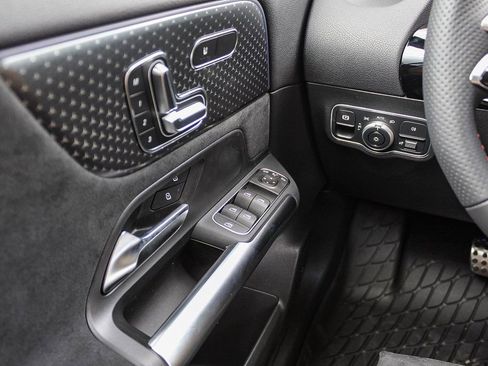 Used 2024 Mercedes-Benz GLA 250 4MATIC image 51