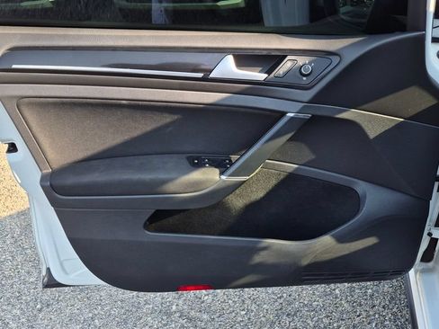 Used 2017 Volkswagen GTI Sport FWD image 10