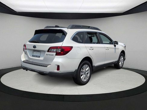 Used 2016 Subaru Outback 2.5i Premium AWD/4WD image 8