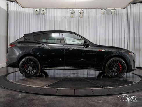 Used 2022 Maserati Levante Modena AWD/4WD image 13