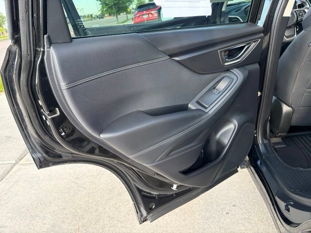 Used 2023 Subaru Forester Premium AWD/4WD image 16