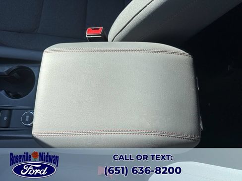 Used 2025 Ford Explorer Active AWD/4WD image 12