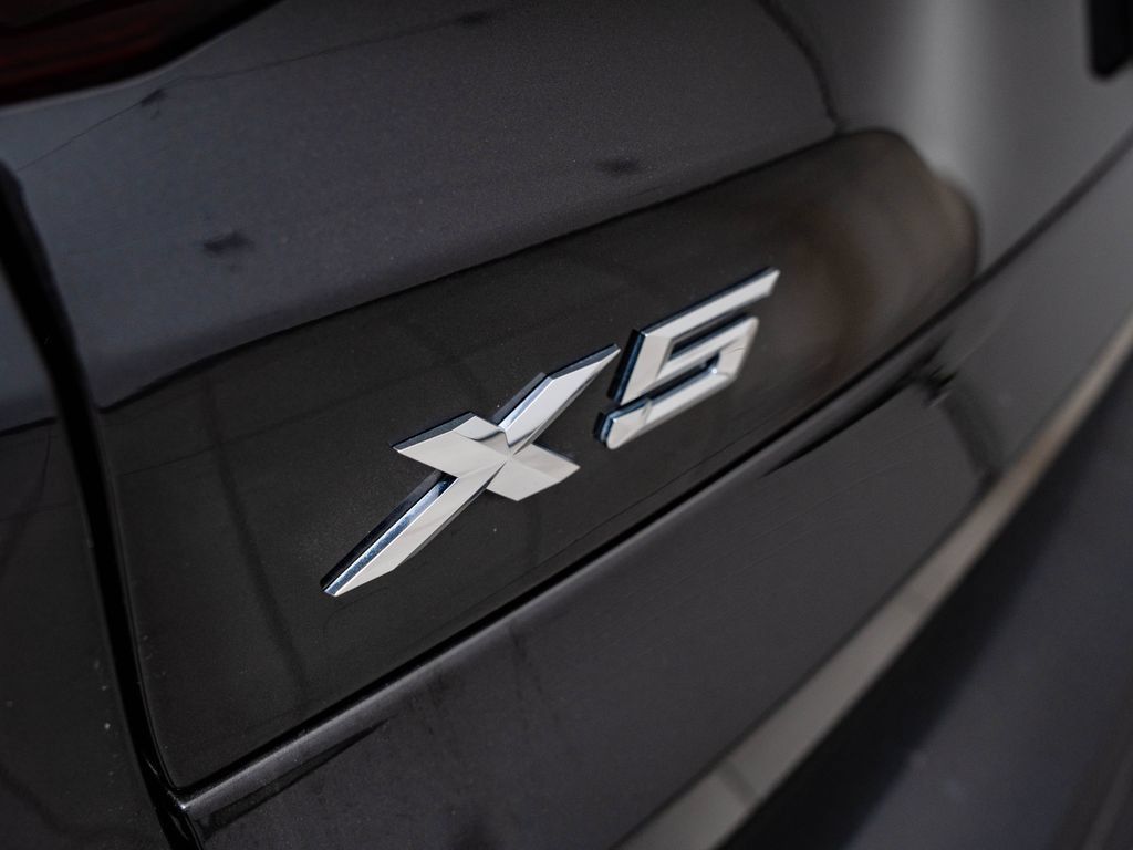 Used 2023 BMW X5 xDrive40i AWD/4WD image 16