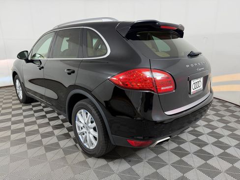 Used 2013 Porsche Cayenne w/ Convenience Pkg AWD/4WD image 3