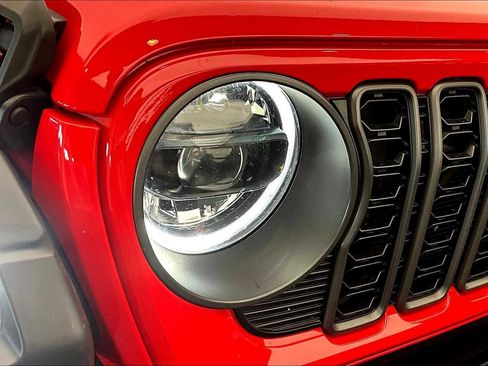 Used 2024 Jeep Wrangler Unlimited Rubicon w/ XTREMEE 35" Tire Package image 24