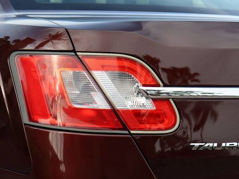 Used 2012 Ford Taurus Limited image 10