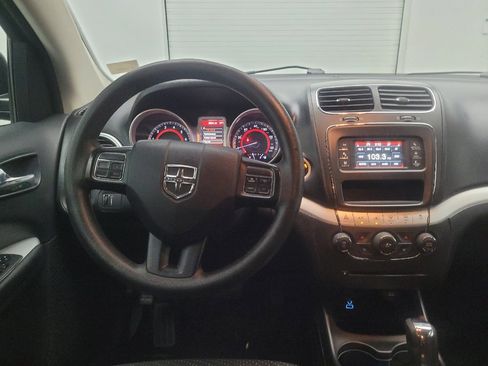 Used 2019 Dodge Journey SE FWD image 22