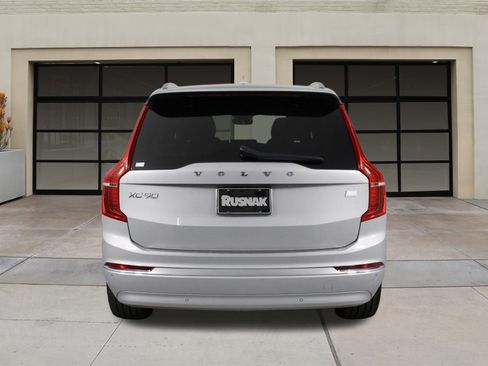 Certified 2024 Volvo XC90 T8 Plus image 5
