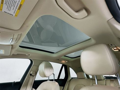 Used 2022 Mercedes-Benz GLC 300 image 11