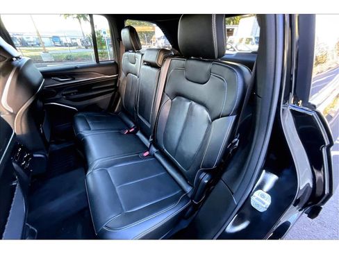 Used 2023 Jeep Grand Cherokee Overland w/ Advanced Protech Group III image 26