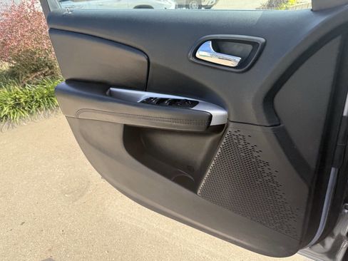 Used 2018 Dodge Journey SE w/ Connectivity Group image 28