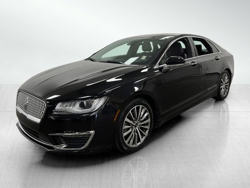 Used 2020 Lincoln MKZ image 2